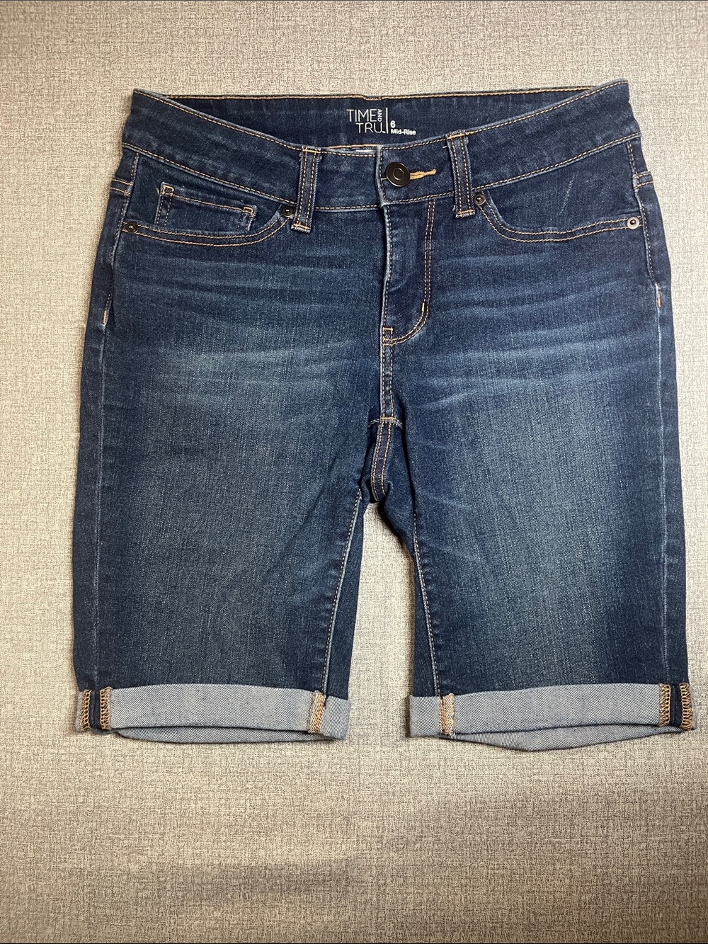 Time and Tru Mid-Rise Dark Denim Bermuda Shorts, size 6, waist 28”